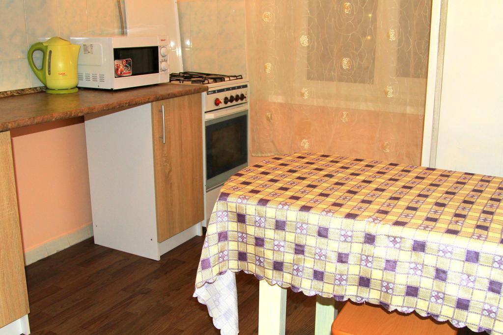 On Kharkovskoe Shosse 170 B Apartment *